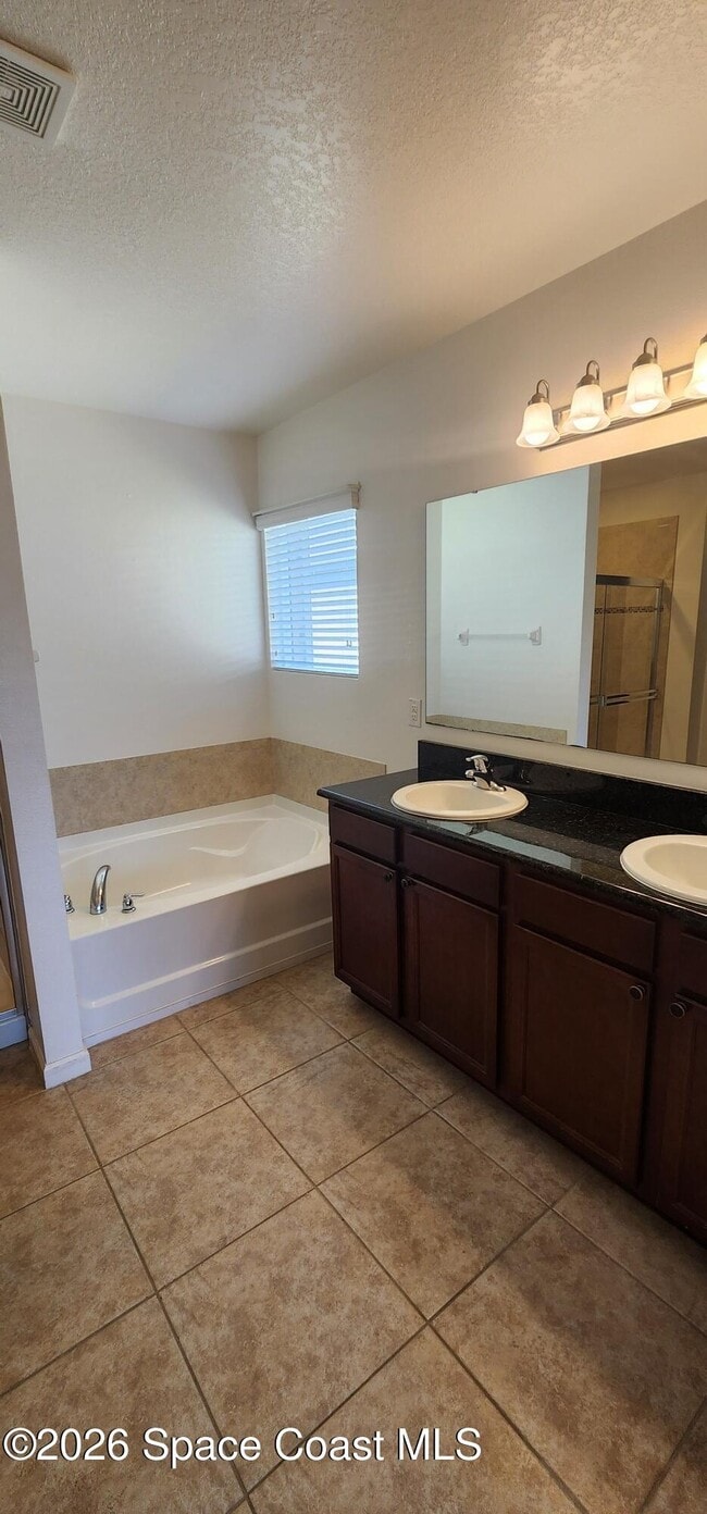 Building Photo - 1957 Elkins Point