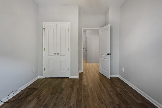 Building Photo - 1243 Harris Commons Pl
