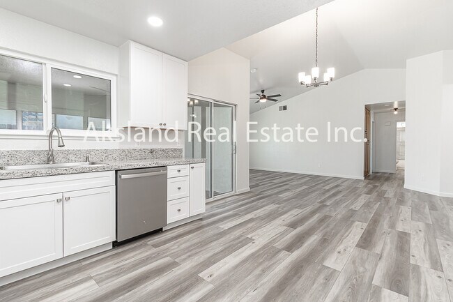 Building Photo - 5124 Tewkesbury Way