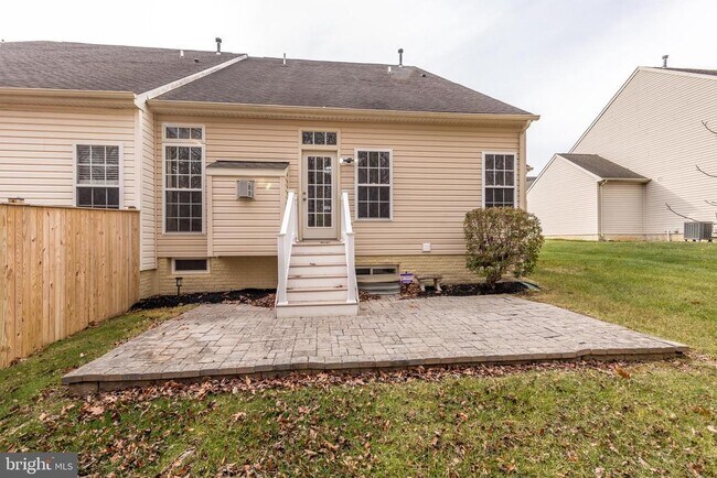 Building Photo - 5035 Woods Line Dr