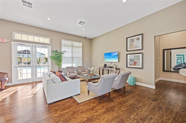 Building Photo - 8945 Shine Dr