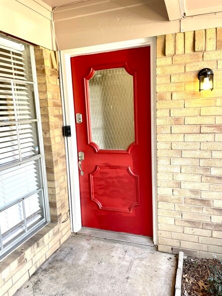 Building Photo - 13030 Quail Dr