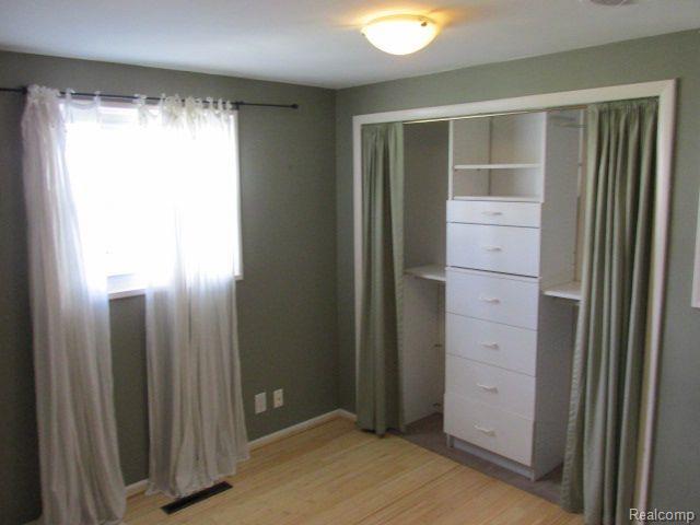 Building Photo - 40 Regents Blvd