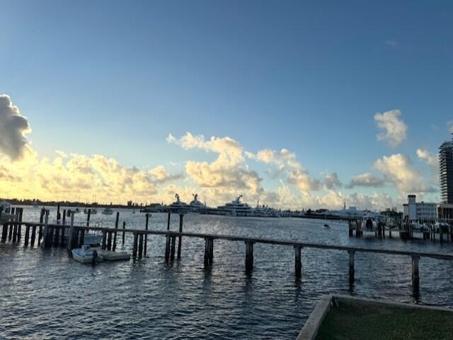 Building Photo - 4800 N Flagler Dr