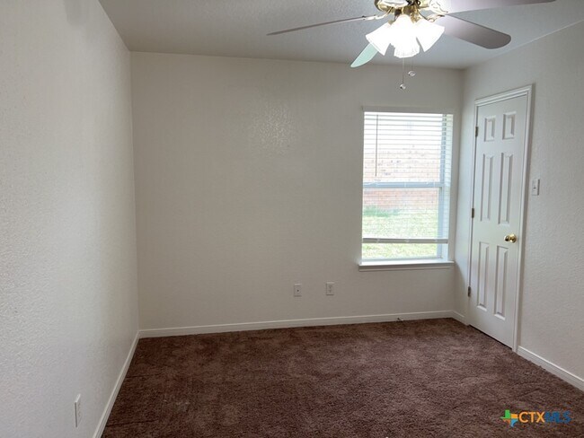 Building Photo - 308 Cedar Ridge Dr