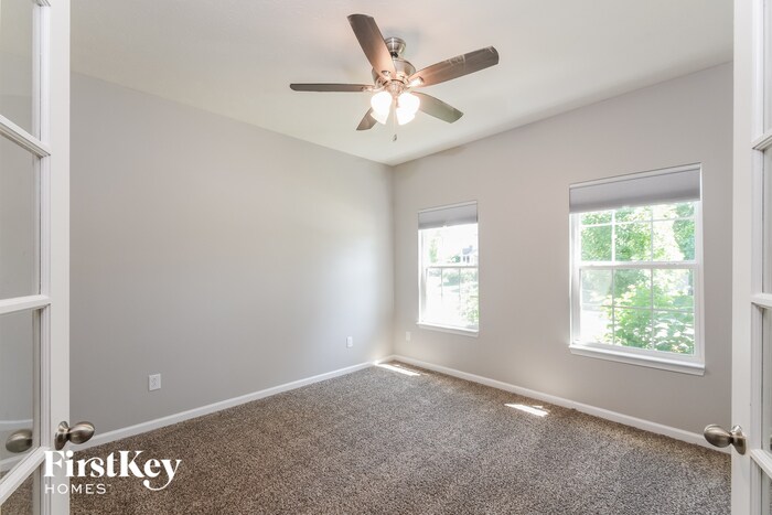 Building Photo - 2020 Eagles Ridge Dr