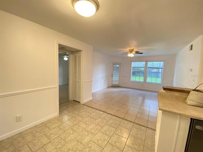 Building Photo - 6166 Westgate Dr