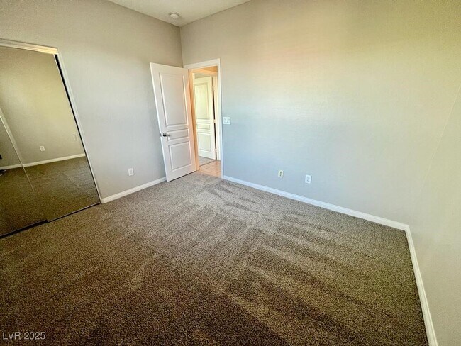 Building Photo - 4370 Westbury Square St