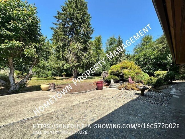 Building Photo - 1608 22nd Ave SE