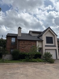 Building Photo - 827 W Harwood Rd