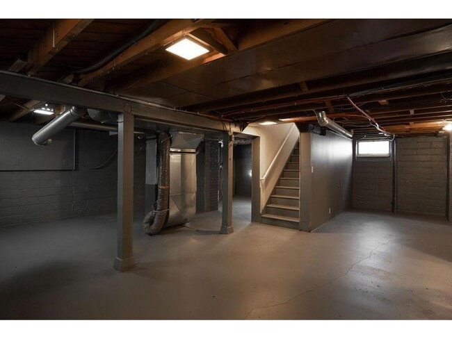 Building Photo - 5247 Dupont Ave N