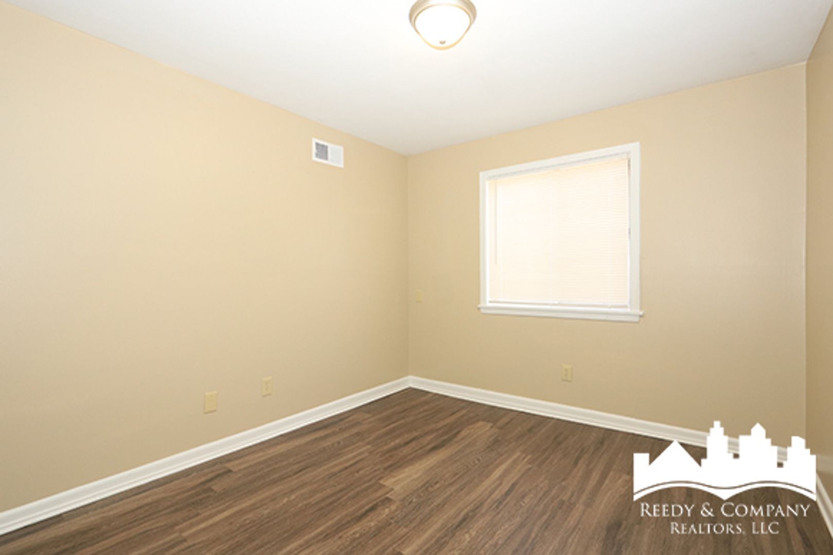 Building Photo - 1555 Staunton Dr