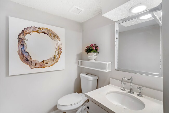 Building Photo - 12800 Briar Forest Dr