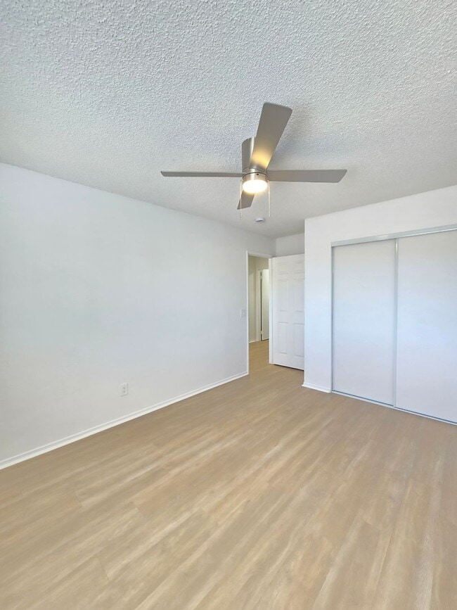 Building Photo - 8249 Catalpa Ave
