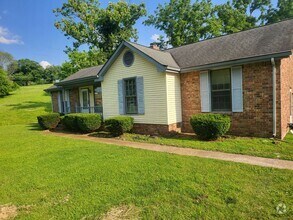 Building Photo - Nice Mt. Juliet Ranch 4 bedroom 2 bath on ...