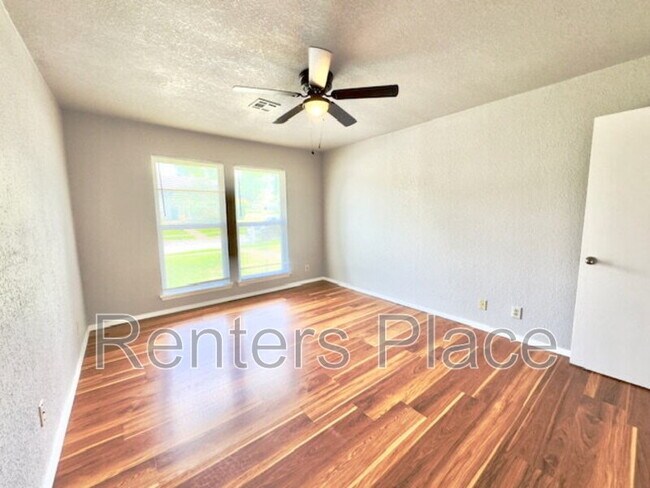 Building Photo - 1400 N Ironwood Pl