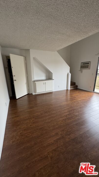 Building Photo - 3744 Delmas Terrace