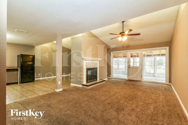 Building Photo - 3015 Kingsley Dr