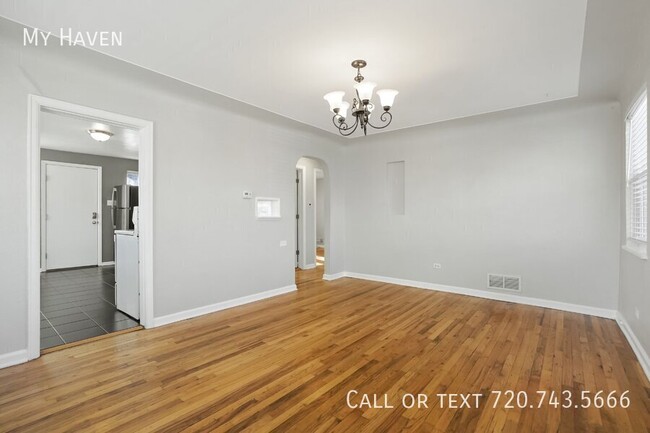 Building Photo - Adorable 2 bedroom unit in Sunnyside