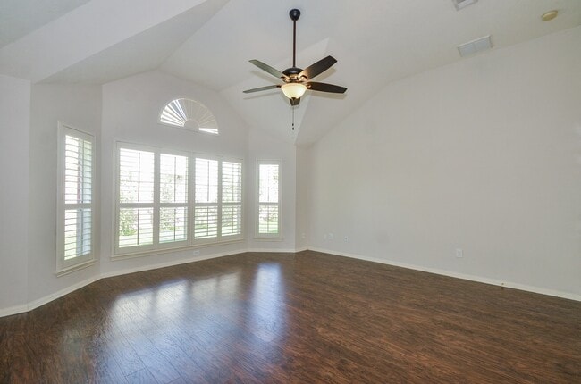 Building Photo - 2218 Millerton Ln