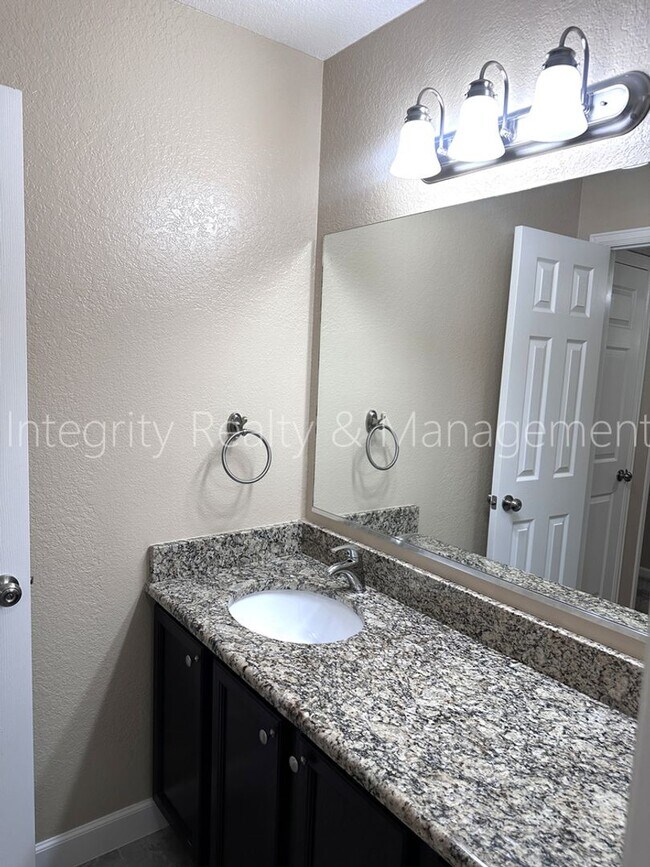 Building Photo - 13095 W Cedar Dr