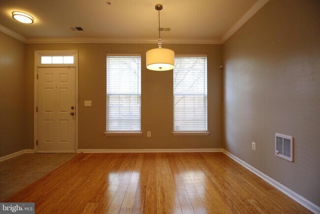Building Photo - 2415 Rainswood Ln