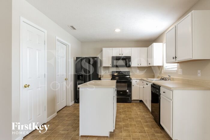 Building Photo - 8588 N Springview Dr