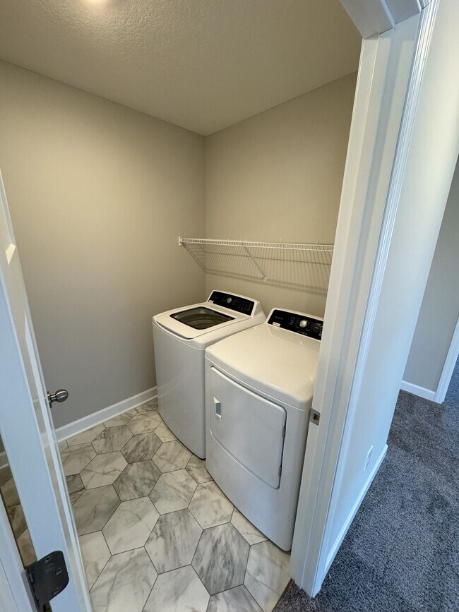 Building Photo - 10692 Burnt Rock Rd