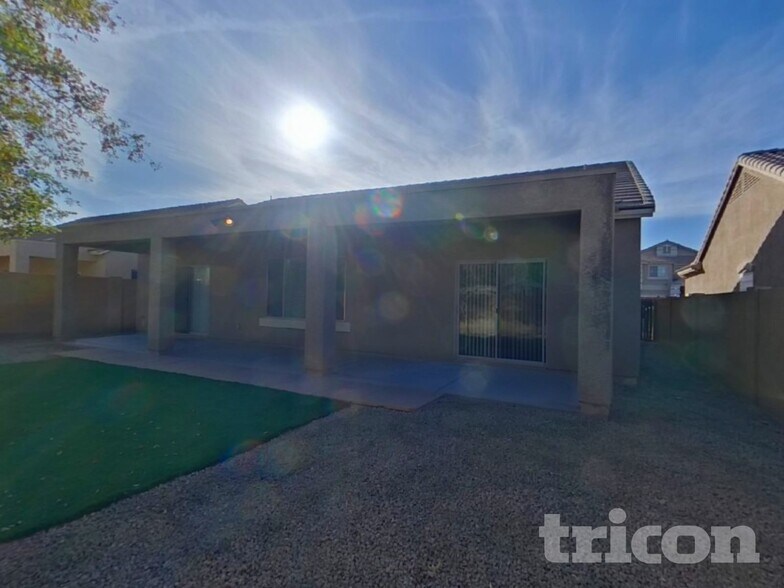 Building Photo - 6934 W Sophie Ln