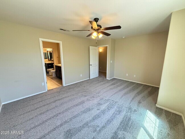 Building Photo - 2062 E Heartwood Ln