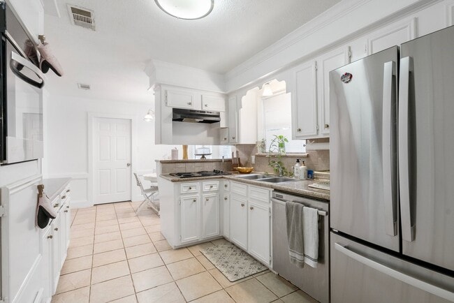 Building Photo - 2214 Deer Valley Dr