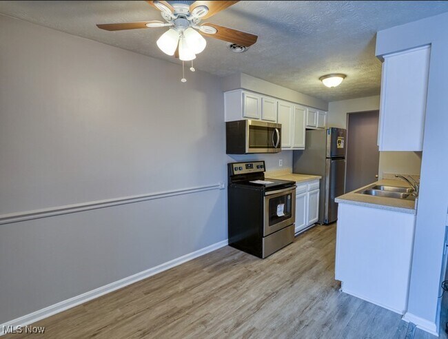 Building Photo - 4383 Inner Cir Dr