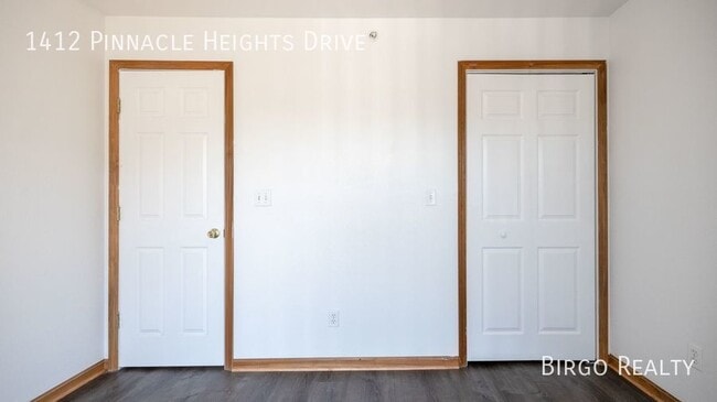 Building Photo - Move in Special! First Month's Rent is Fre...