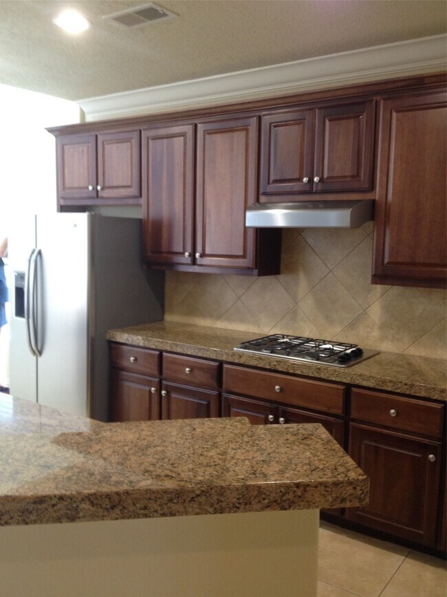 Building Photo - 2038 Palm Forest Ln