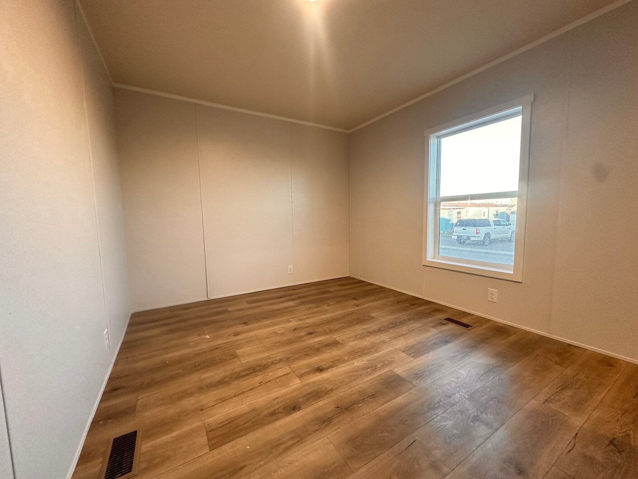 Building Photo - 18 Jubilee St