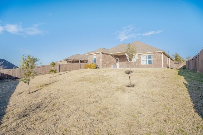 Building Photo - 413 Lipizzan Ln