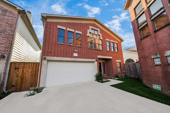 Building Photo - 9715 Riddlewood Ln