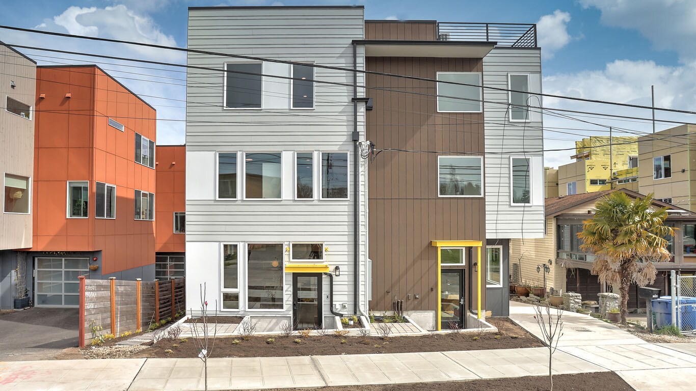 Building Photo - 7544 43rd Ave S