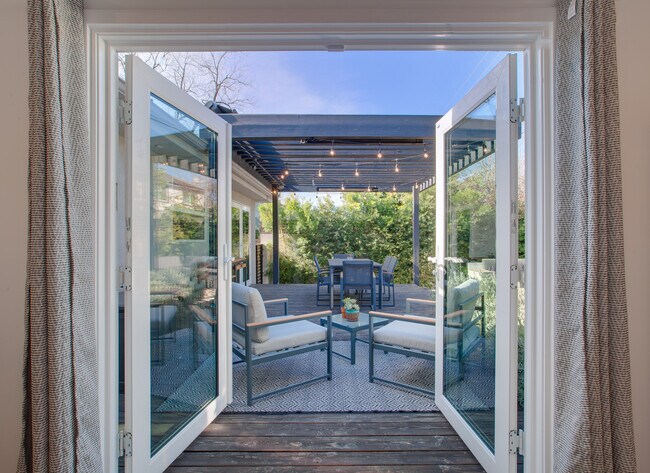 Building Photo - 12945 Welby Way