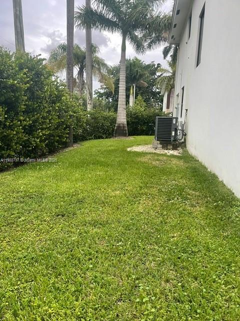 Building Photo - 3270 SW 44th St