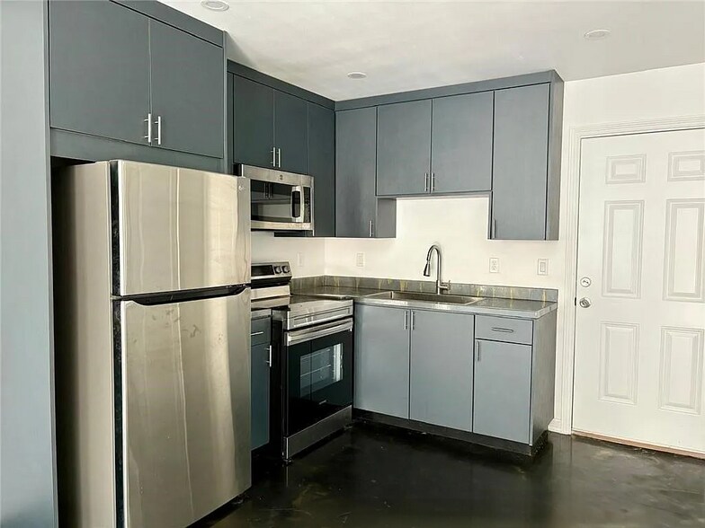 Building Photo - 511 Lotto Ln