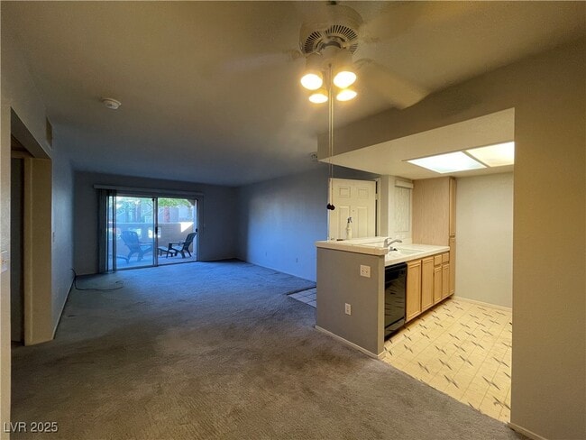 Building Photo - 1900 Tierra Vista Dr