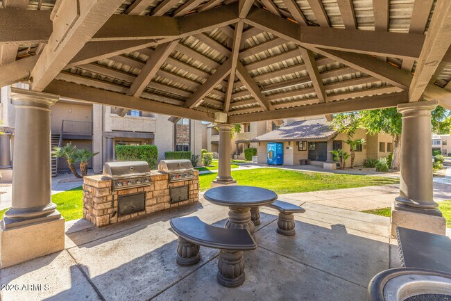 Building Photo - 5995 N 78th St