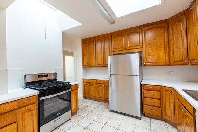 Building Photo - 219 St Charles Ave