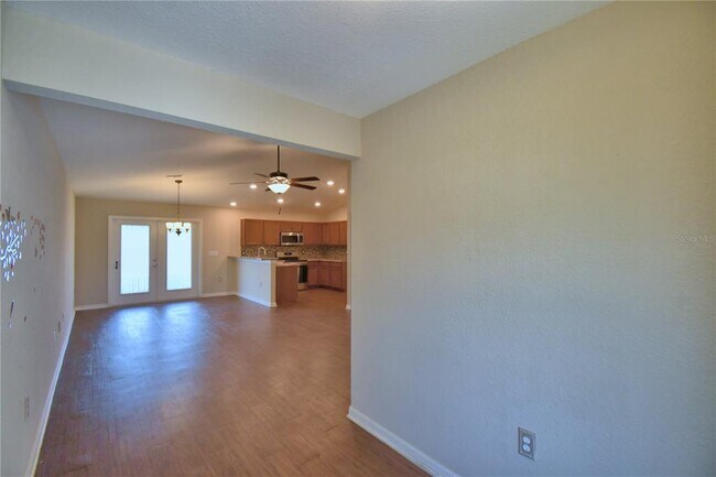 Building Photo - 605 Vittorio Dr