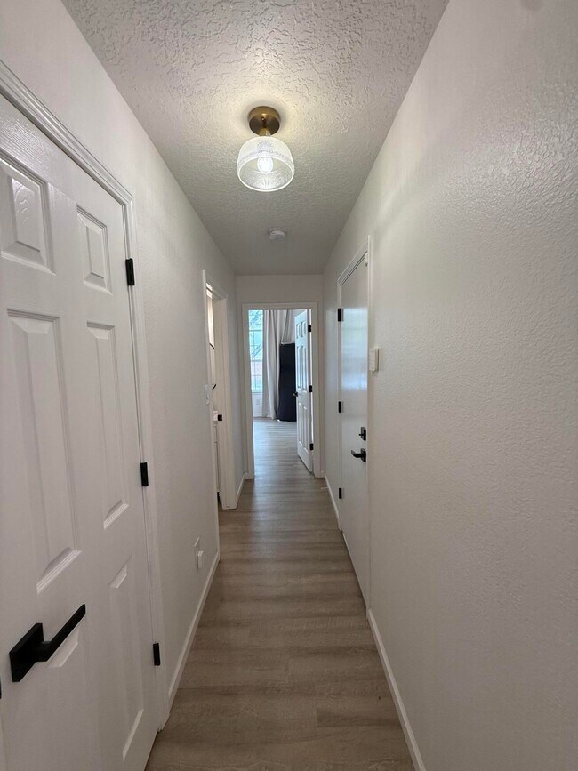 Building Photo - 7616 Copperfield Dr NE