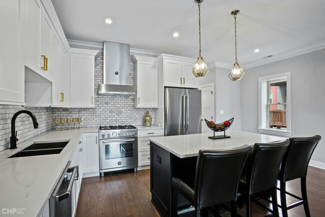 Building Photo - 211 S Hamilton Ave