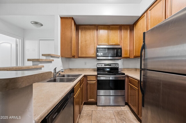 Building Photo - 4608 W Maryland Ave