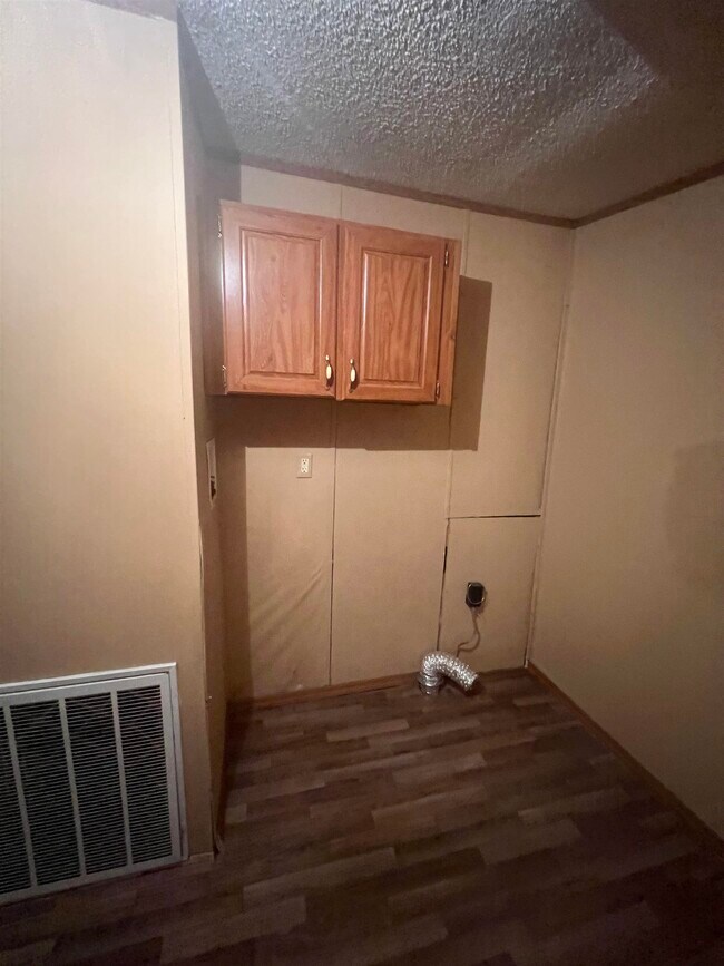 Building Photo - 228 Bruce Rd