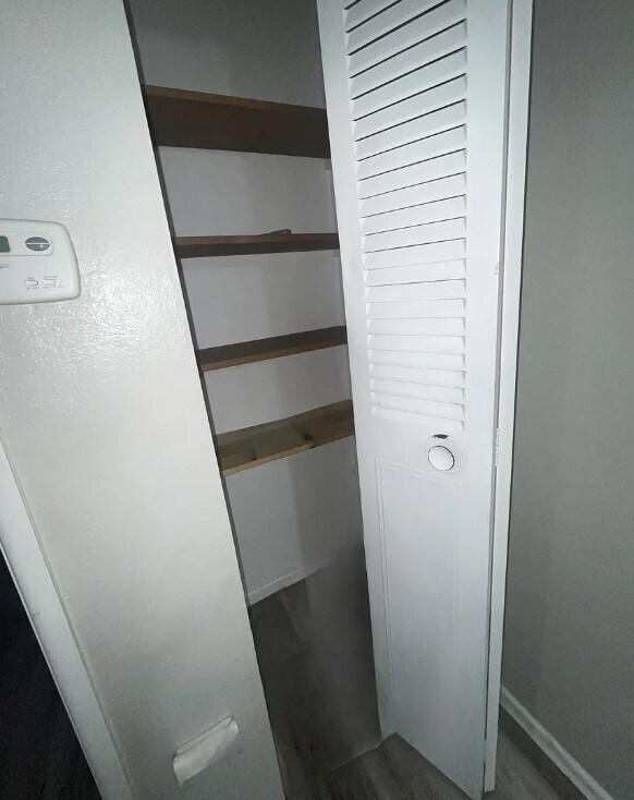 Building Photo - 4774 Kings Dr